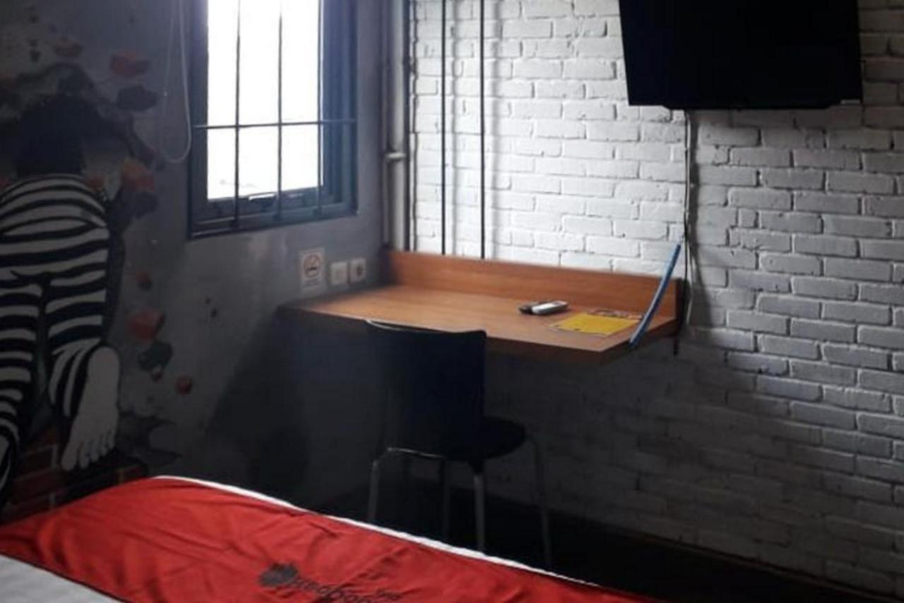 Reddoorz Plus @ Doorman Guest House Bandung Exterior foto
